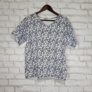Trend Basics vintage floral design tee
